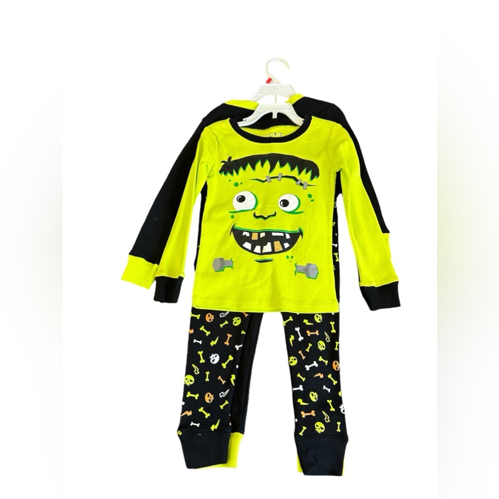 halloween pajamas   Frankenstein and skeleton  glow in dark size 4T